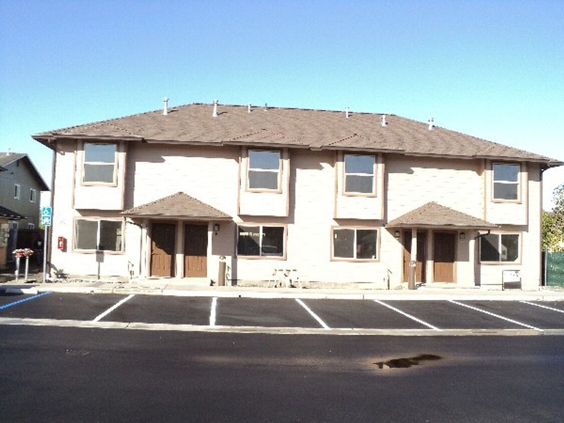 Primary Photo - McKinleyville Townhouse