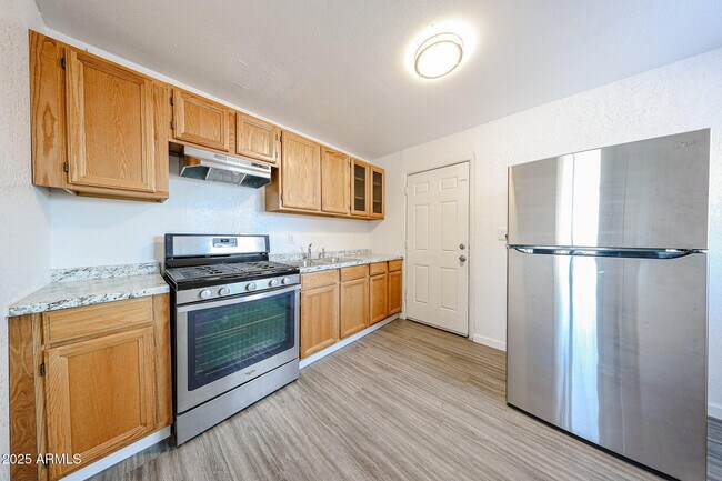 Building Photo - 4423 N 23rd Ave