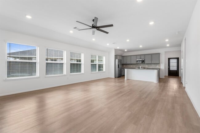 Foto del edificio - 26707 Andorra Colony Ct