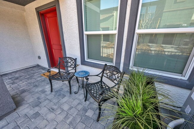 Foto del edificio - Upscale New Construction Gated 3/2.5 Townhome with Resort-Style Amenities!
