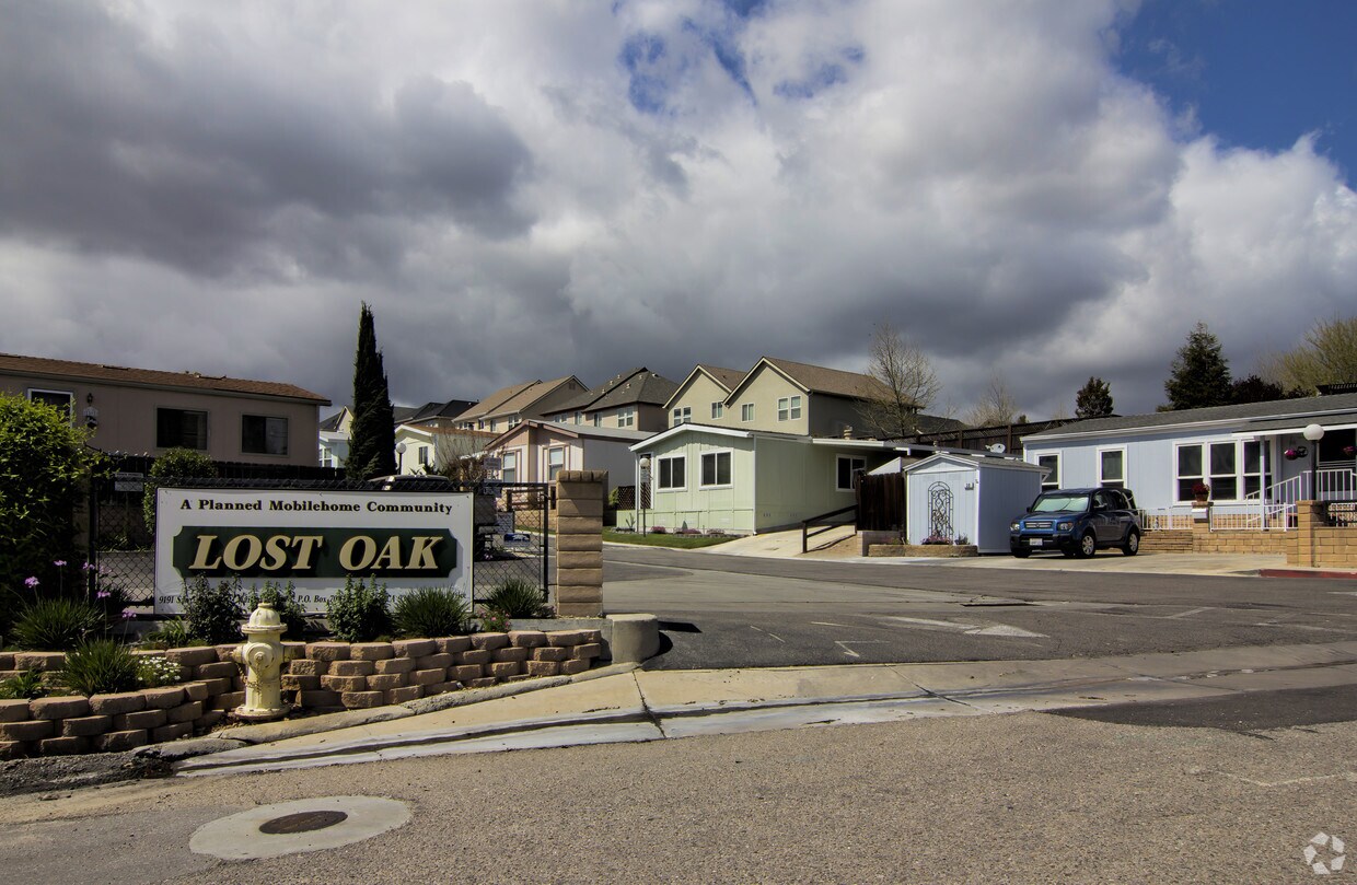 Lost Oak Mobilehome Park Apartments in Atascadero, CA