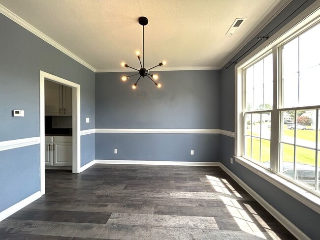 Building Photo - Welcome to River Hills!