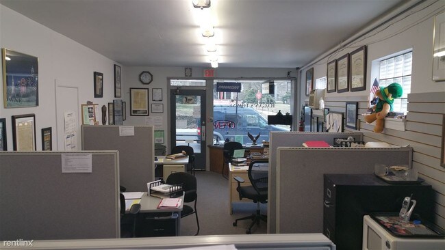 Building Photo - 13 Byberry Rd