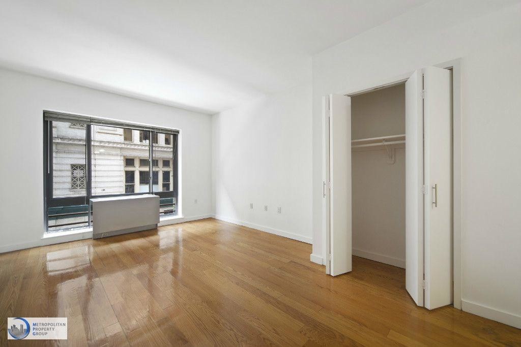 Primary Photo - 31 W 18th St