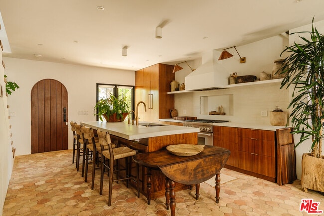 Foto del edificio - 751 Ozone St