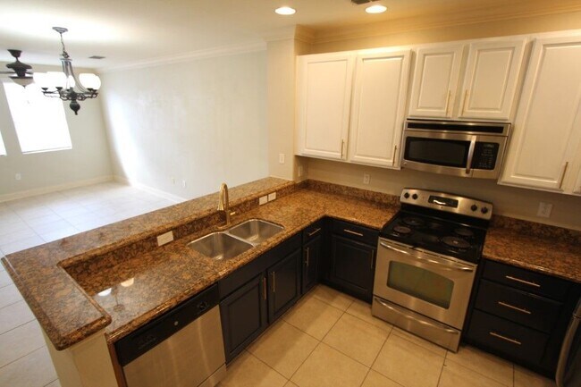 Building Photo - 2834 Bella Vista dr