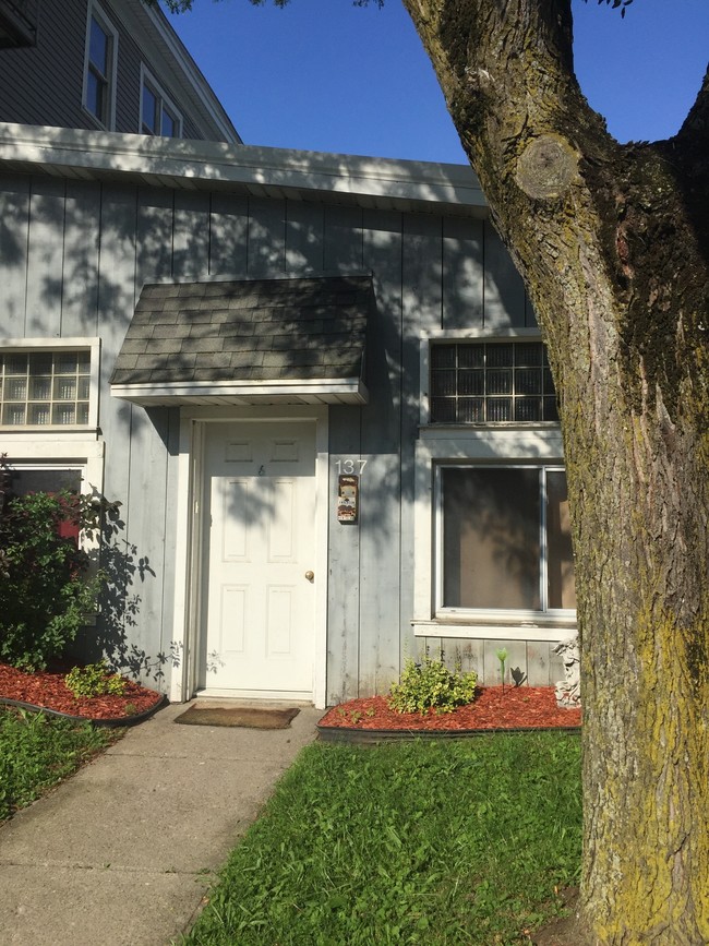 Building Photo - Six Unit Multi-Family in Groton Village