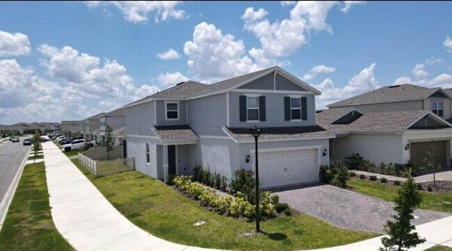 Building Photo - 1962 Summer Serenity Dr