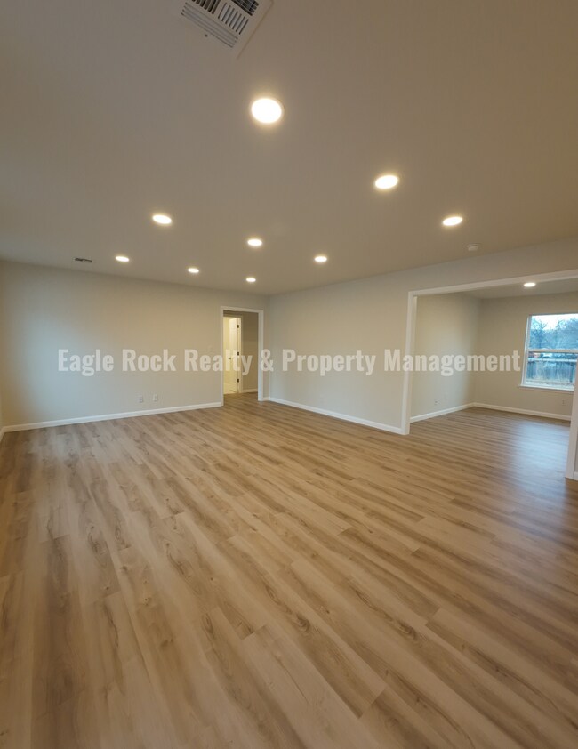 Foto del edificio - 1369 E 67th St