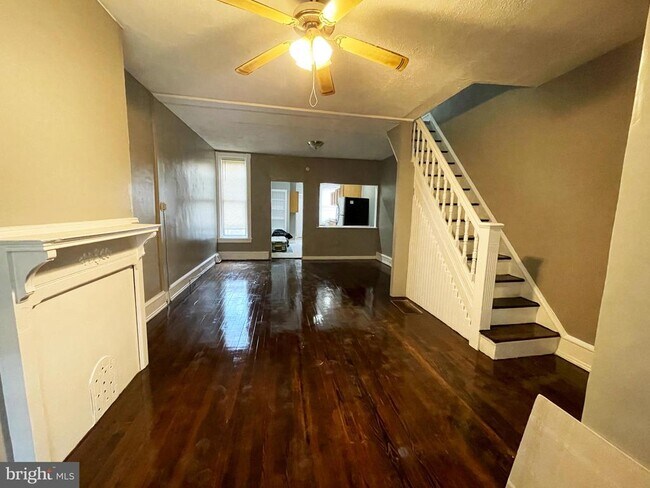 Foto del edificio - 233 N Creighton St