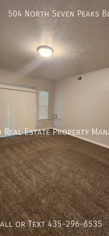 Building Photo - 504 N Seven Peaks Blvd