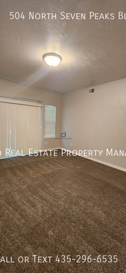 Foto del edificio - 504 N Seven Peaks Blvd