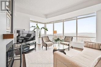 Building Photo - 500 Queens Quay W