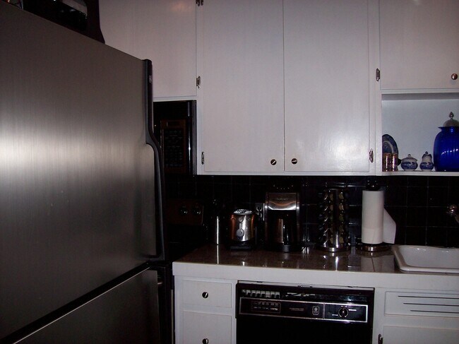 Foto del edificio - Cleveland Park - University Ridge Condo- 2 Bedroom 1 Bath