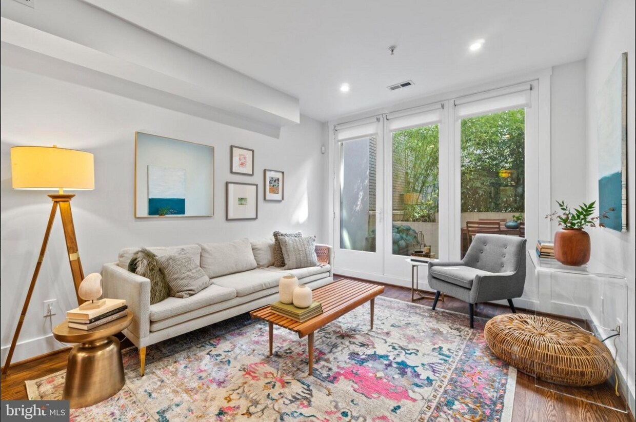 Primary Photo - 426 M St NW
