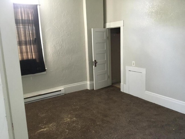 Building Photo - 722 Main St. Apt. 2 Canon City, CO 81212