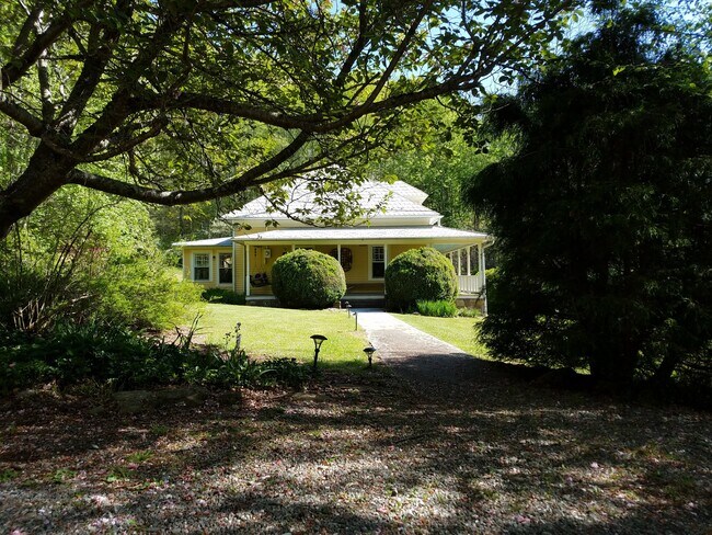 Building Photo - 14 CC Allen Rd