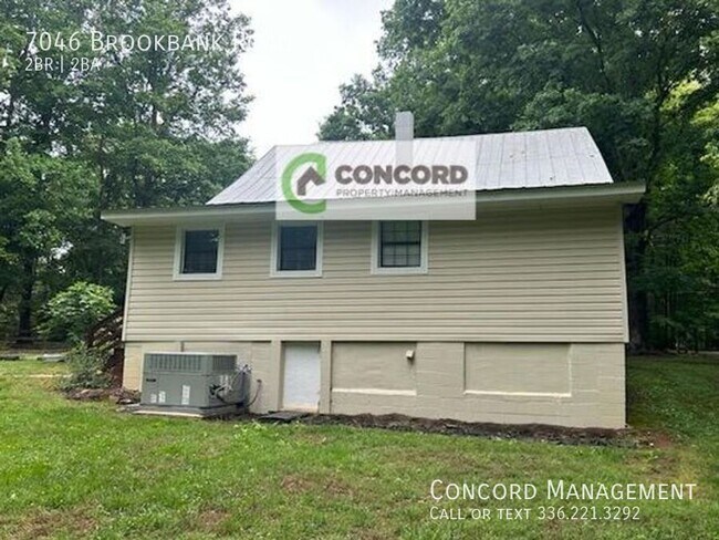 Building Photo - 7046 Brookbank Rd