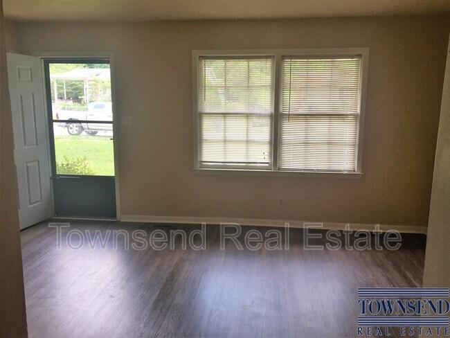 Foto del edificio - 1607 Bliss Ave