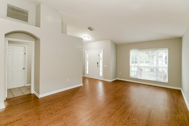 Foto del edificio - 5900 War Admiral Dr