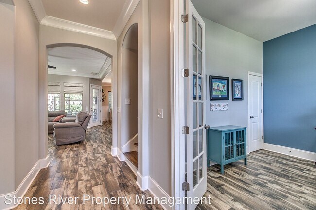 Building Photo - 5 br, 4.5 bath House - 2827 Craythorne Dr.