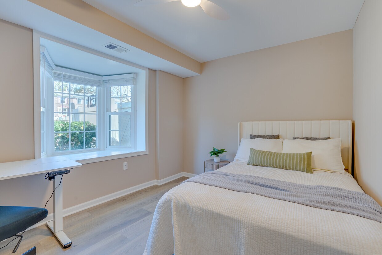 Foto principal - 8131 Pinelake Ct