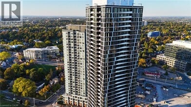 Building Photo - 25 Wellington St S