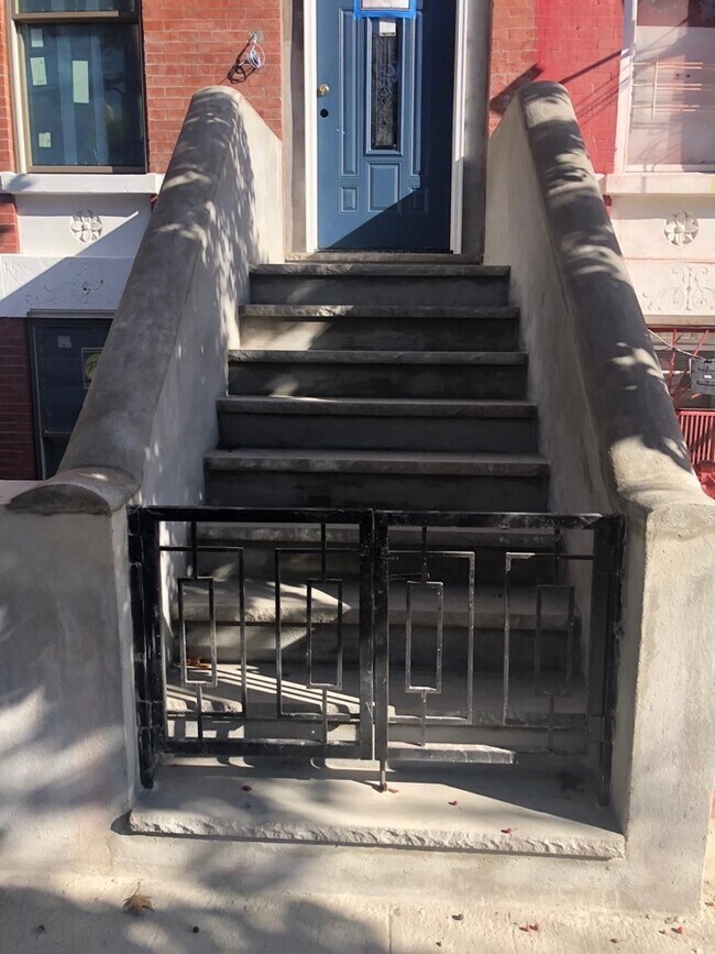 Building Photo - 435 E 141st St