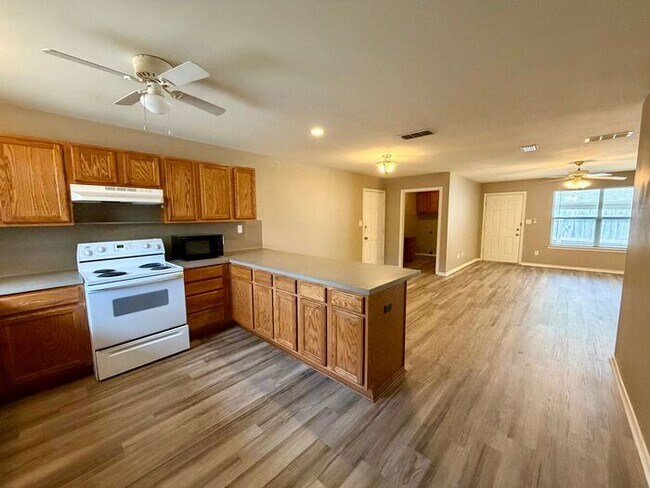 Foto del edificio - 2 Bedroom, 2 Bathroom Duplex!