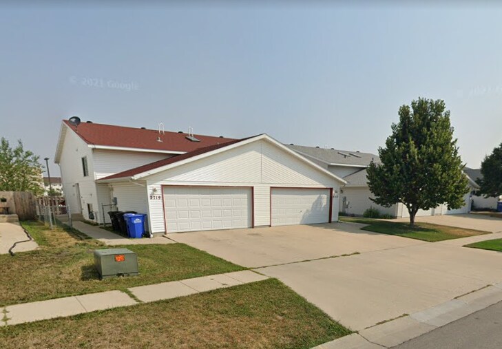 2719 33 1/2 Ave S, Fargo, ND 58104 House Rental in Fargo, ND