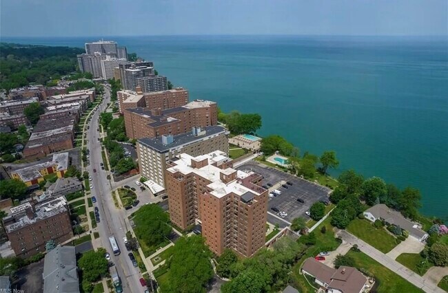 Foto del edificio - 11720 Edgewater Dr