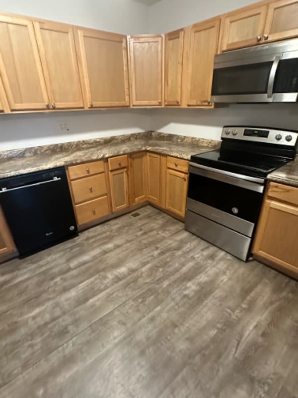 Building Photo - 135 Summit Ave