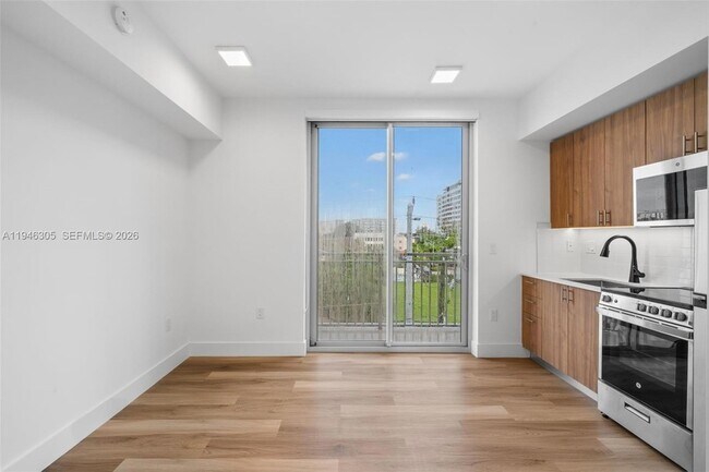 Foto del edificio - 650 SW 1st St