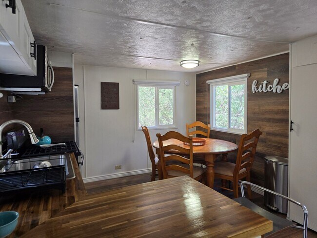 Foto del edificio - Great Two Bedroom Close To Midtown