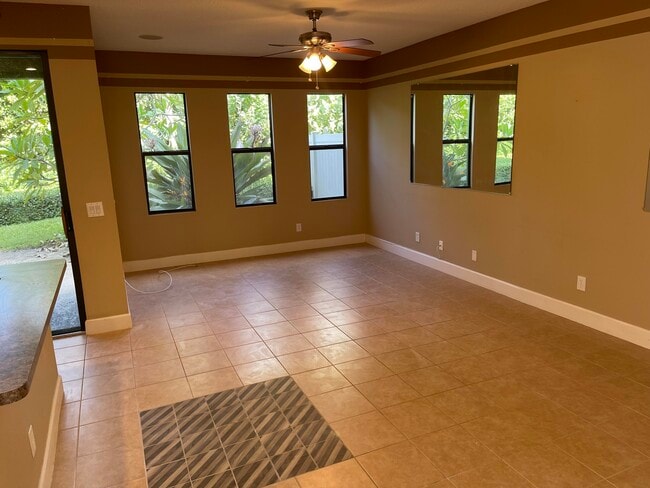 Building Photo - 766 Ventura Dr