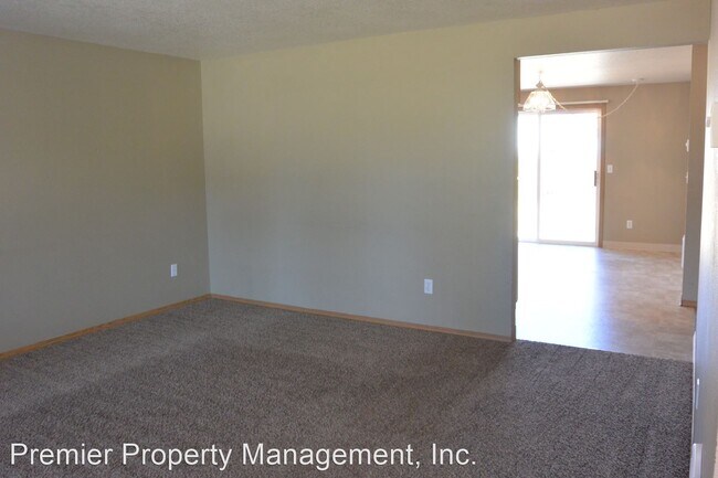 Building Photo - 3 br, 1.5 bath House - 1001 SE 3rd. Avenue