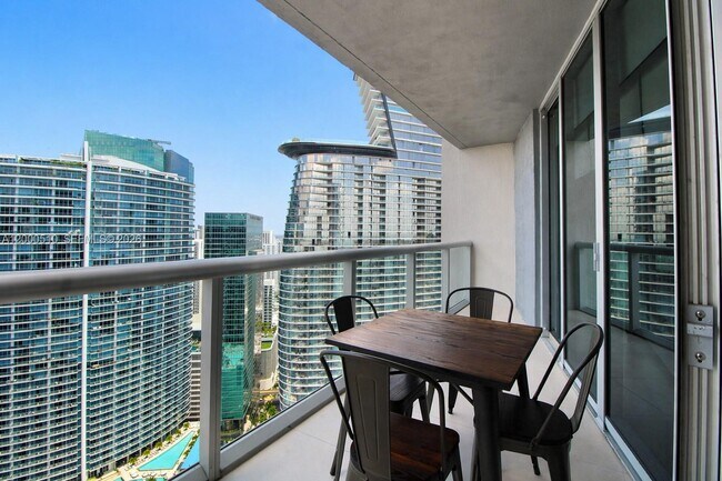Foto del edificio - 465 Brickell Ave