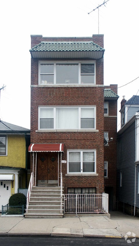 Primary Photo - 2026 Muliner Ave