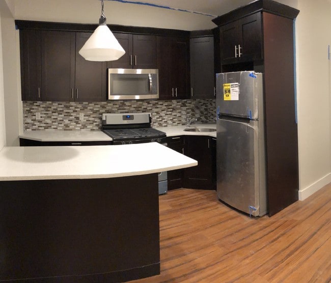 Kitchen - 118 43rd St
