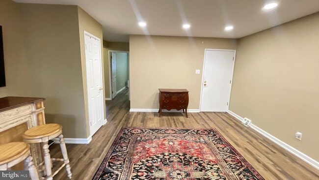 Building Photo - 598 Belmont Ave