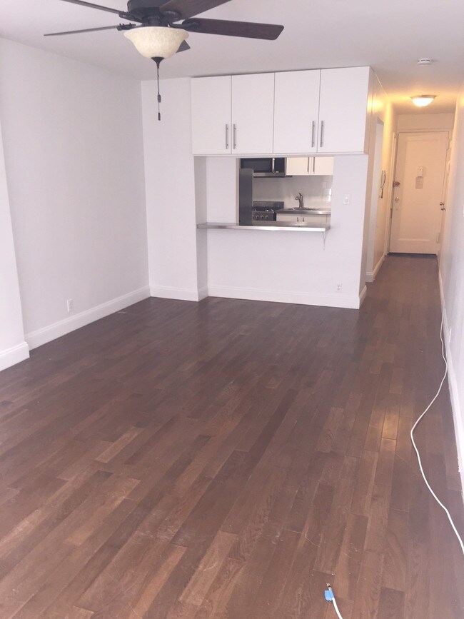 Foto del edificio - 180 Thompson St