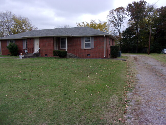 Foto del edificio - 109 Hankins Dr
