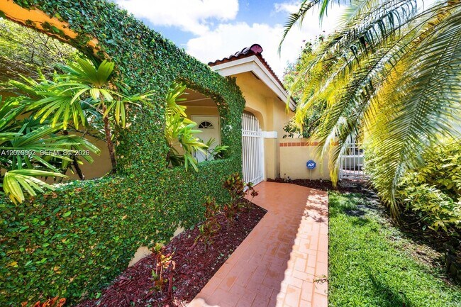 Foto del edificio - 1377 Garden Rd