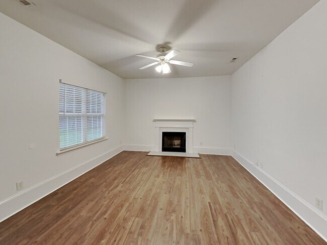 Building Photo - Welcome Home!