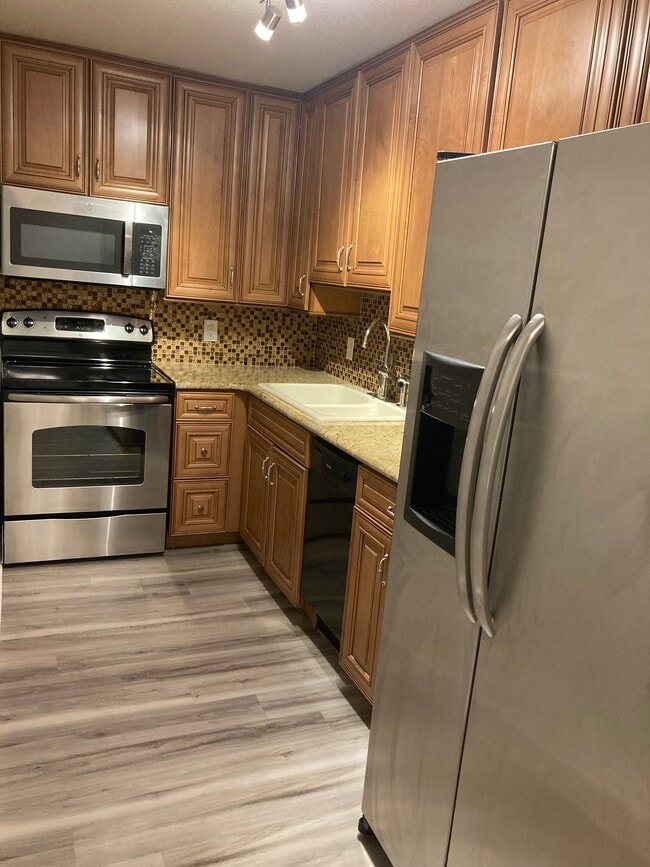 Building Photo - 2825 N Los Felices Rd