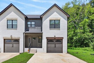 Building Photo - 1088 Old Clarksville Pike
