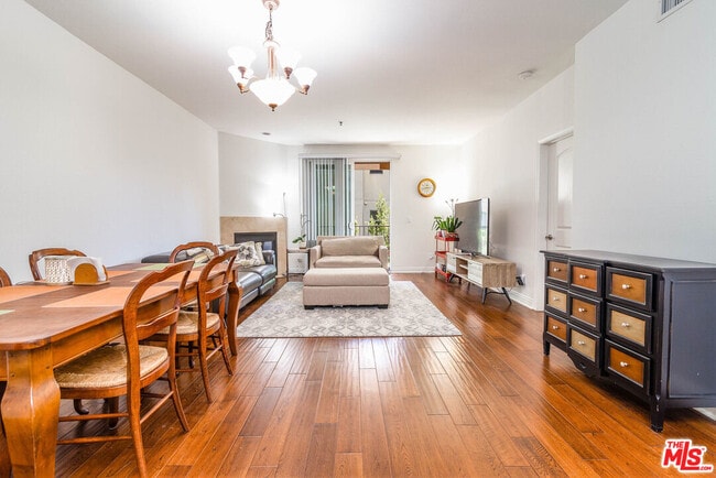 Foto del edificio - 5132 W Maplewood Ave