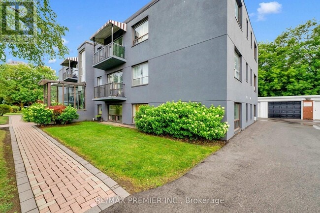 Building Photo - 4 Hartham Pl