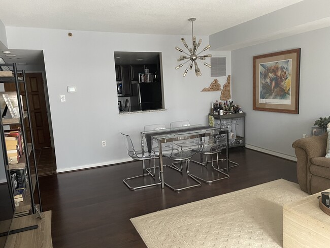 Dining Area - 1530 Key Blvd