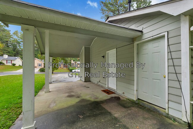 Foto del edificio - 6385 Emerald Pointe Cir